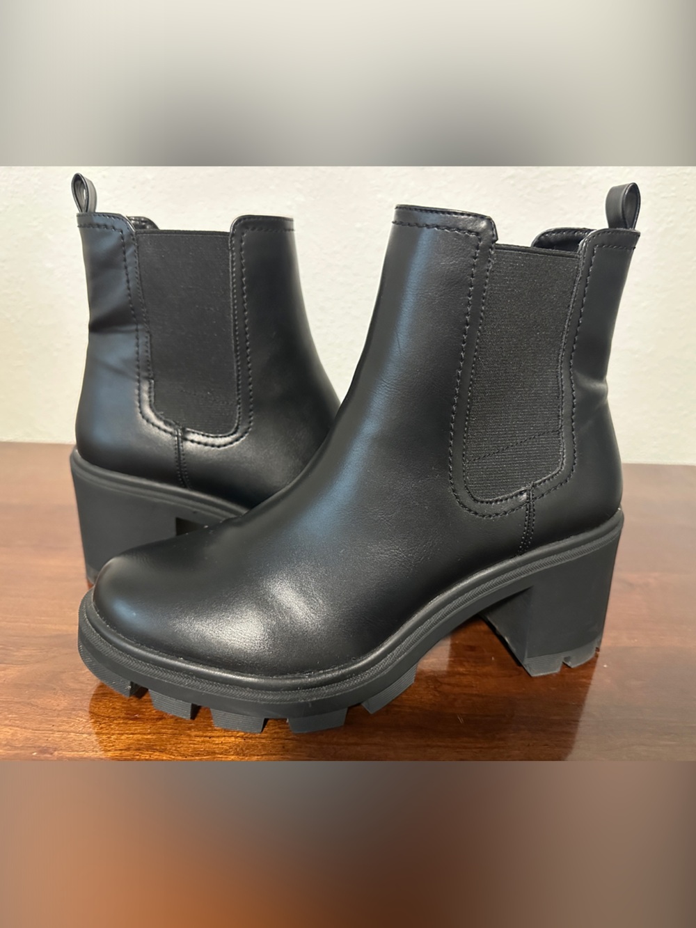 Arizona Black Womens Boots